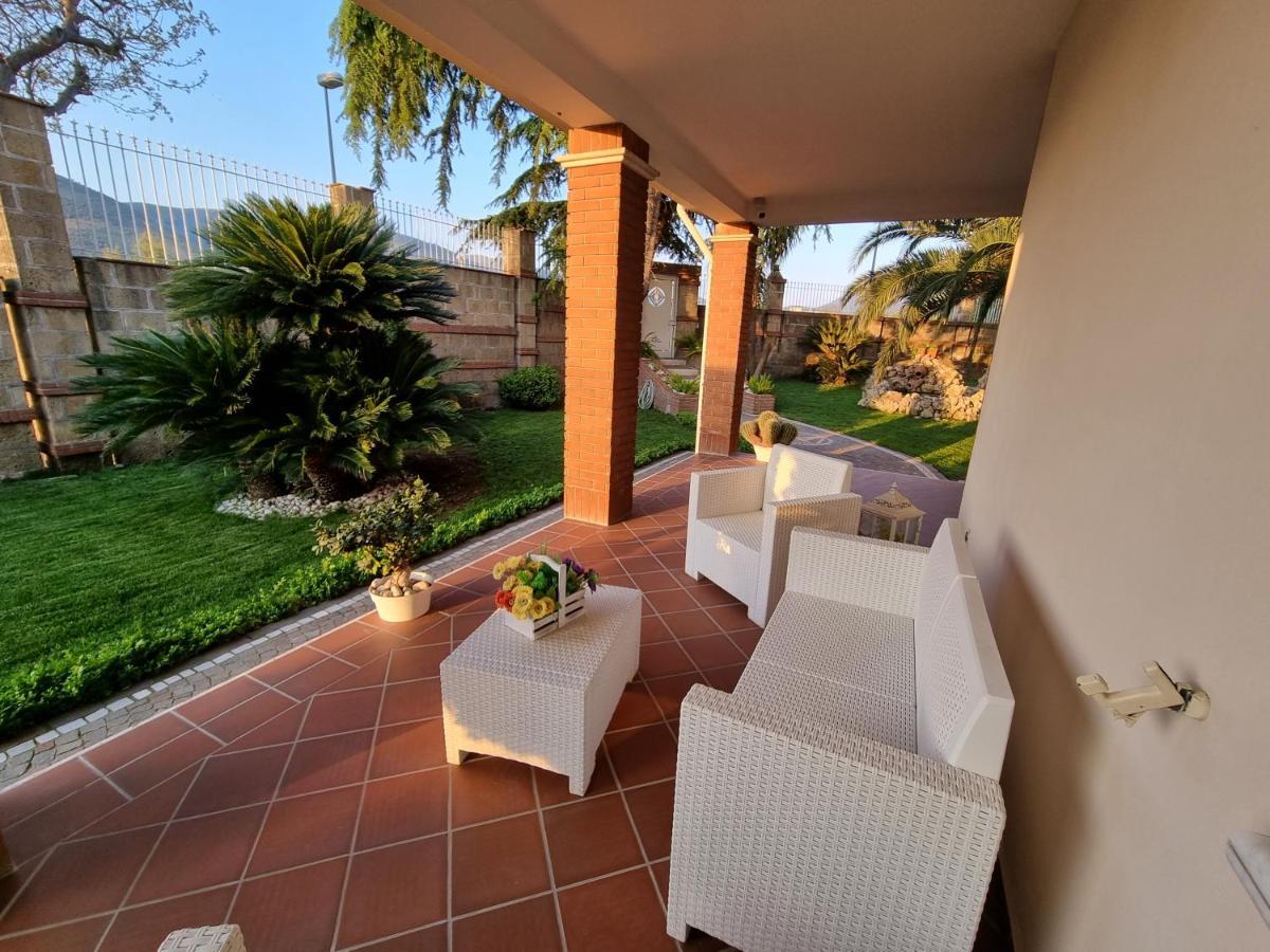 Villa Sweery Santa Maria a Vico Esterno foto